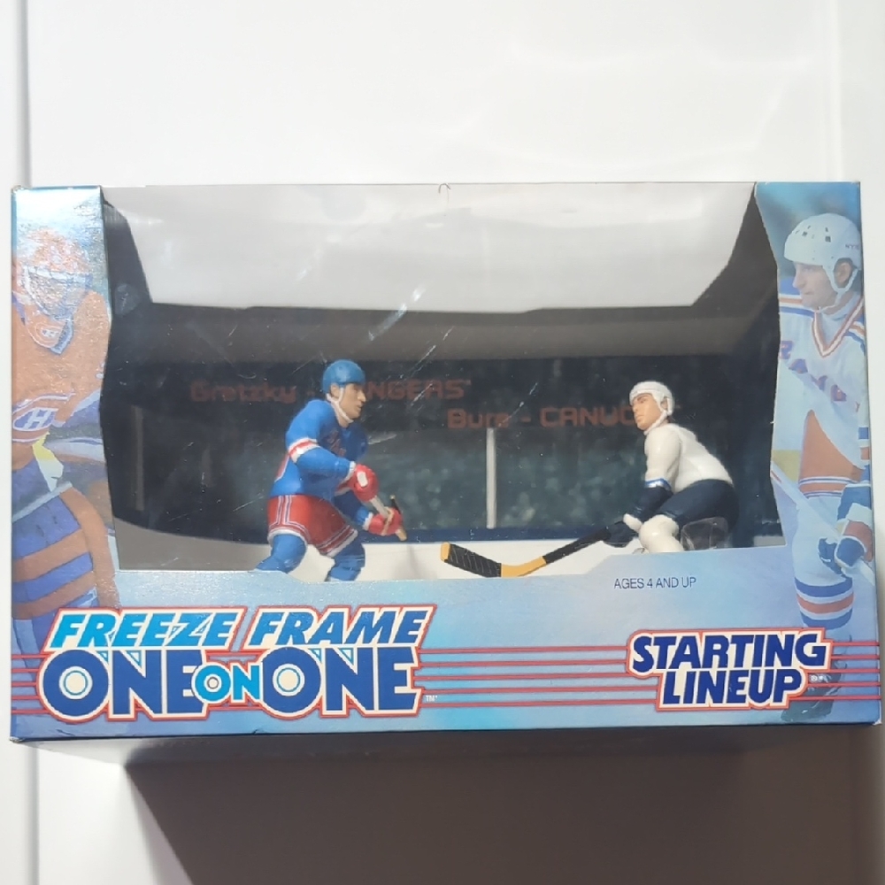 Starting Lineup NHL Freeze Frame with Wayne Gretzky And Pavel Bure.